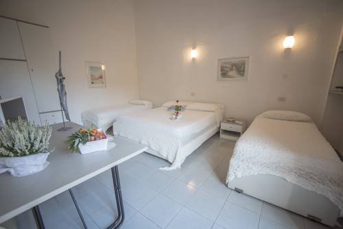 Imagen de la habitación del Hotel Santa Caterina, San Vincenzo. Foto 4