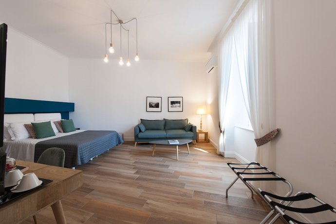 Imagen de la habitación del Hotel Santa Chiara Boutique. Foto 14