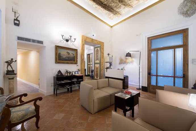 Imagen de los interiores del Hotel Santa Chiara Boutique. Foto 20