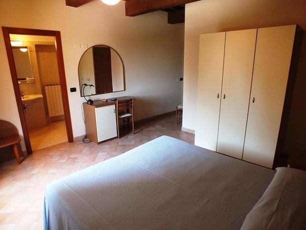 Imagen de la habitación del Hotel Santa Chiara, Sant'Angelo in Vado. Foto 9