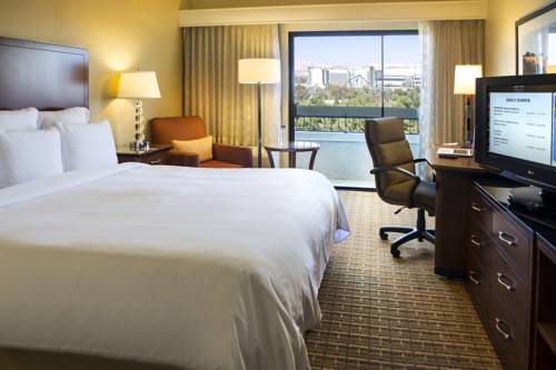 Imagen de la habitación del Hotel Santa Clara Marriott. Foto 4