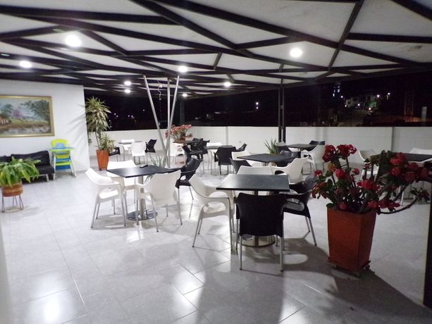 Imagen del bar/restaurante del Hotel Santa Clara Ocaña. Foto 4