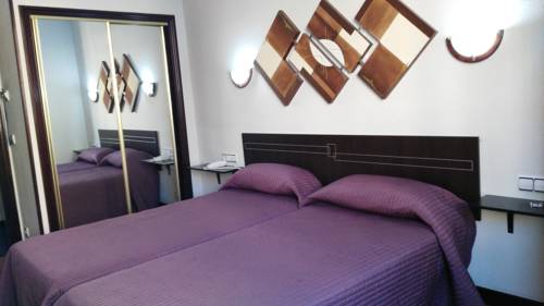 Imagen de la habitación del Hotel Santa Clara, Oviedo. Foto 6