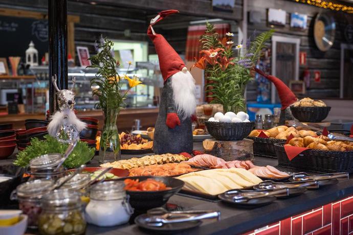 Imagen del bar/restaurante del Hotel Santa Claus Holiday Village. Foto 2