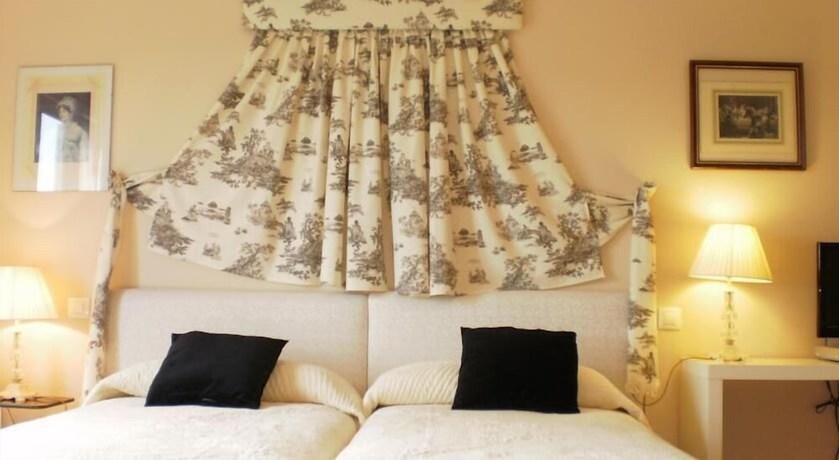 Imagen de la habitación del Hotel Santa Coloma del Camino. Foto 12