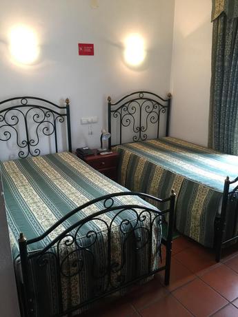 Imagen de la habitación del Hotel Santa Comba. Foto 5