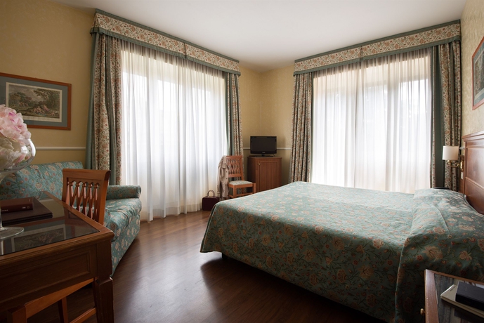 Imagen de la habitación del Hotel Santa Costanza. Foto 6