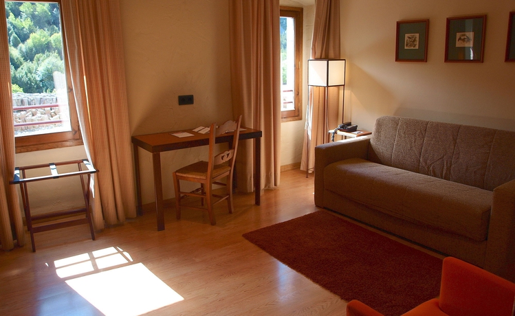 Imagen de los interiores del Hotel Santa Cristina, Canfranc-Estación. Foto 14