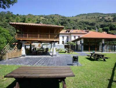 Imagen de los exteriores del Hotel Santa Cristina, Lena. Foto 9