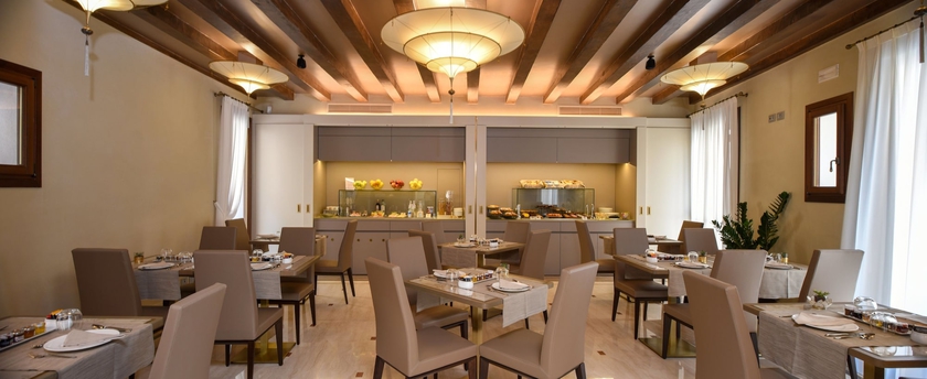 Imagen del bar/restaurante del Hotel Santa Croce Boutique. Foto 6