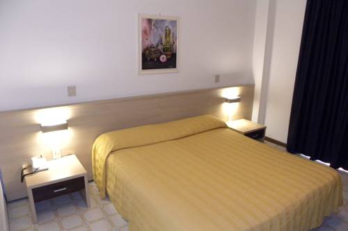 Imagen de la habitación del Hotel Santa Cruz, Lignano Sabbiadoro. Foto 2