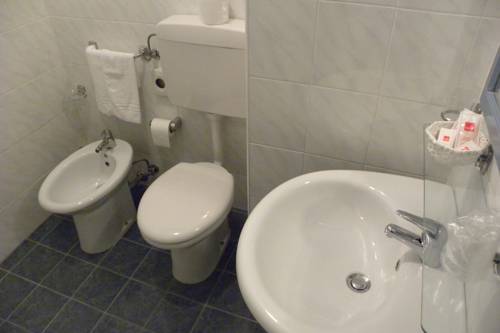 Imagen de la habitación del Hotel Santa Cruz, Lignano Sabbiadoro. Foto 15