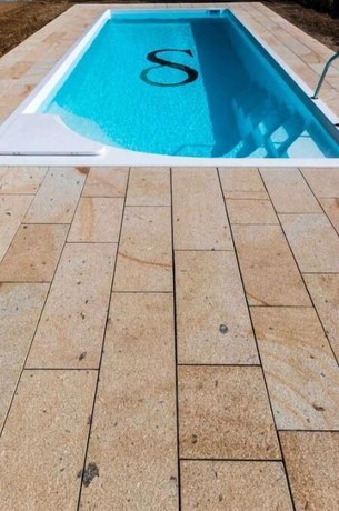 Imagen de la piscina del Hotel Santa Cruz, Ordes. Foto 15
