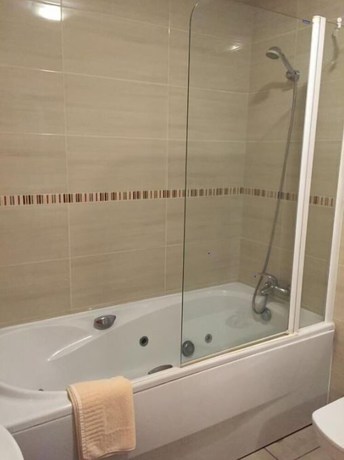 Imagen de la habitación del Hotel Santa Cruz, Ordes. Foto 11