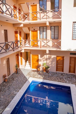 Imagen de los exteriores del Hotel Santa Cruz Punta Zicatela. Foto 14