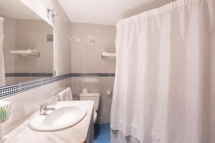 Imagen de la habitación del Hotel Santa Cruz, Sierra Nevada. Foto 6