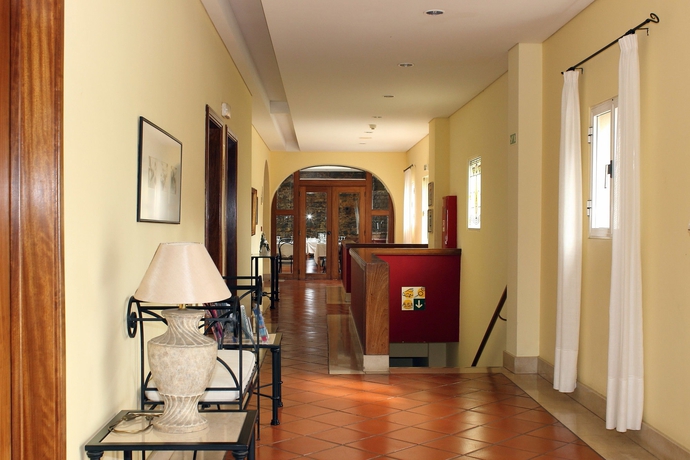 Imagen de los interiores del Hotel Santa Cruz Village. Foto 14