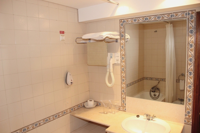 Imagen de la habitación del Hotel Santa Cruz Village. Foto 9