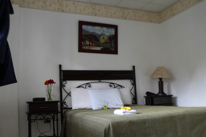 Imagen general del Hotel Santa Elena, San Salvador. Foto 1