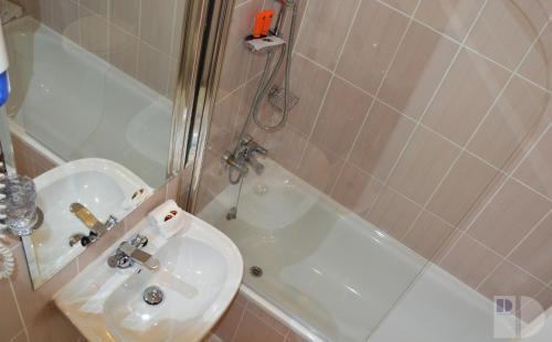 Imagen de la habitación del Hotel Santa Eulália Praia. Foto 7