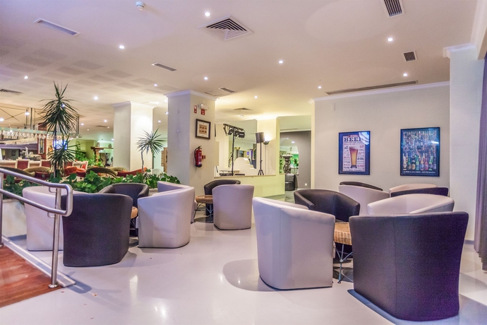 Imagen de los interiores del Hotel Santa Eulalia Apartamento and Spa. Foto 13