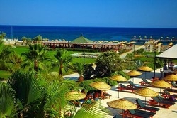 Imagen de los interiores del Hotel Santa Family Club. Foto 8