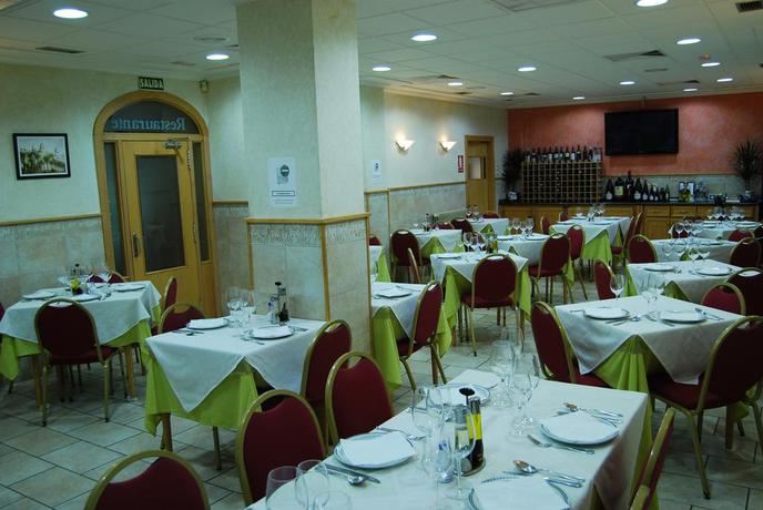 Imagen del bar/restaurante del Hotel Santa Faz. Foto 2