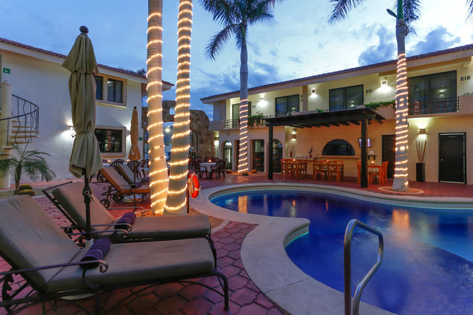 Imagen de la piscina del Hotel Santa Fe By Villa Group. Foto 9