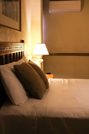 Imagen de la habitación del Hotel Santa Fe, Ciudad Juárez. Foto 13