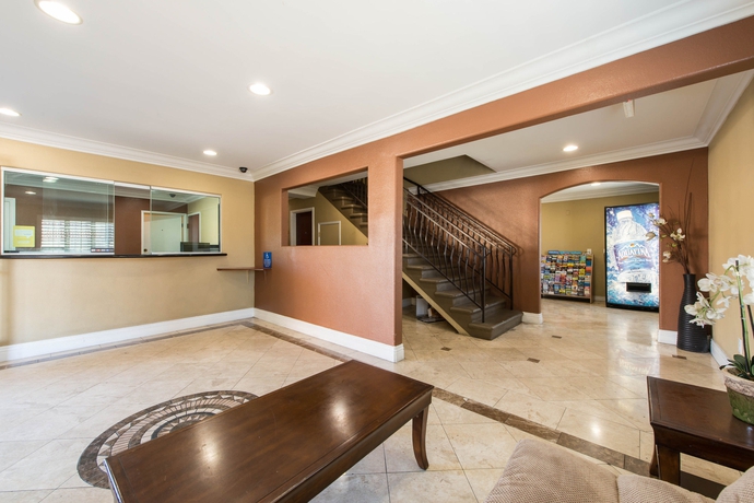 Imagen de los interiores del Hotel Santa Fe Inn Los Angeles. Foto 14