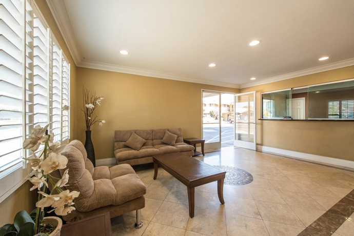 Imagen de los interiores del Hotel Santa Fe Inn Los Angeles. Foto 15