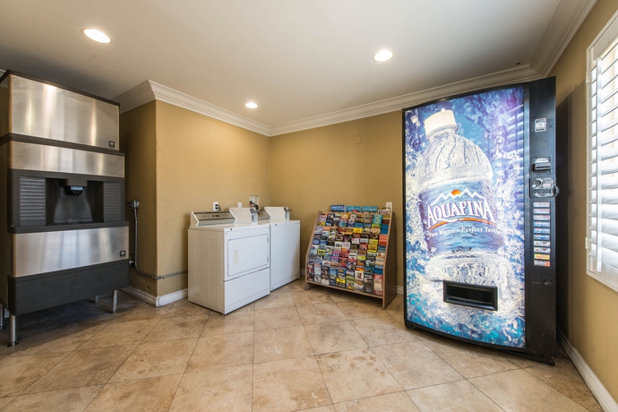 Imagen de los interiores del Hotel Santa Fe Inn Los Angeles. Foto 16