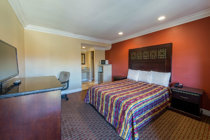Imagen de la habitación del Hotel Santa Fe Inn Los Angeles. Foto 7
