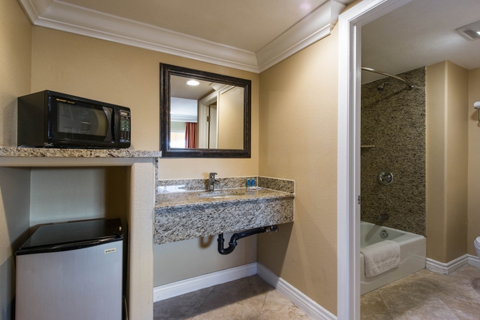 Imagen de la habitación del Hotel Santa Fe Inn Los Angeles. Foto 10