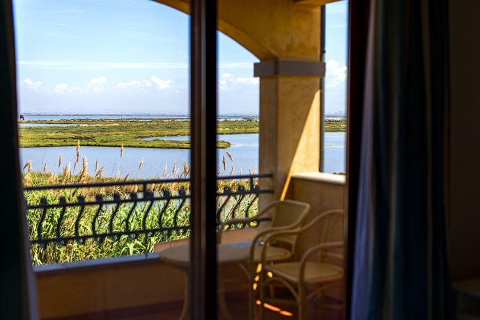 Imagen de la habitación del Hotel Santa Gilla. Foto 7