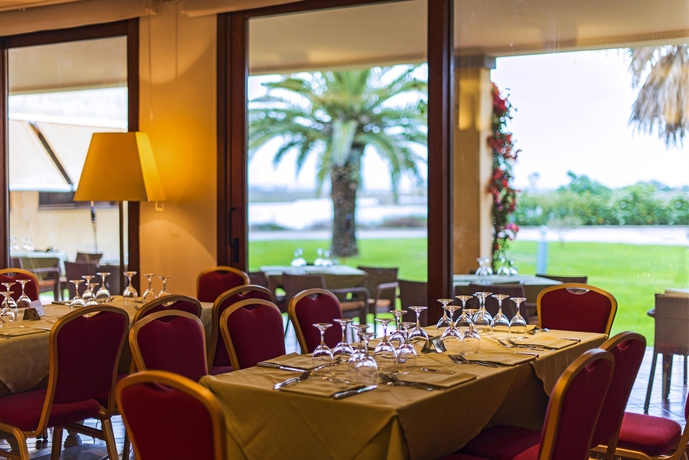 Imagen del bar/restaurante del Hotel Santa Gilla. Foto 6