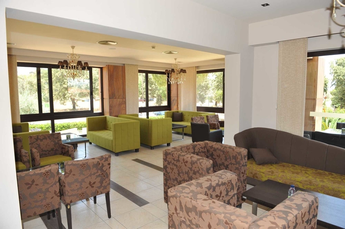 Imagen de los interiores del Hotel Santa Helena Ialysos. Foto 15