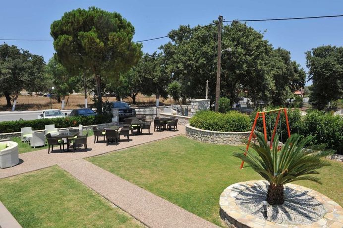 Imagen de los exteriores del Hotel Santa Helena Ialysos. Foto 13