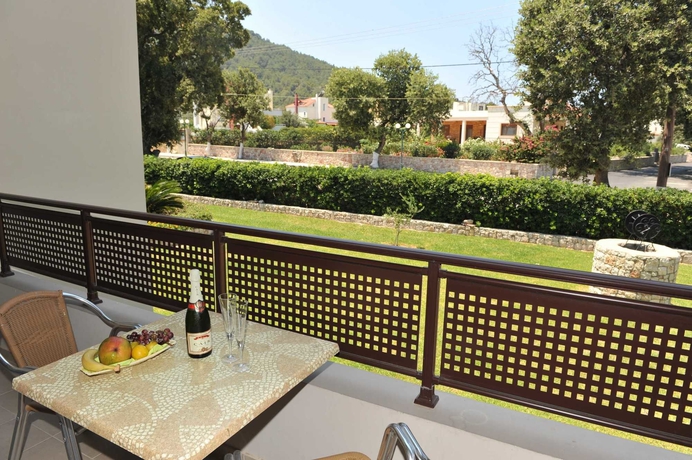 Imagen de la habitación del Hotel Santa Helena Ialysos. Foto 8