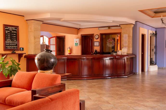 Imagen del bar/restaurante del Hotel Santa Helena Plaza. Foto 2