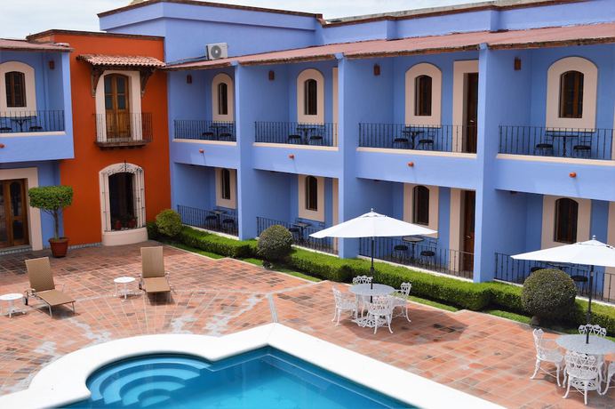 Imagen de la piscina del Hotel Santa Helena Plaza. Foto 20