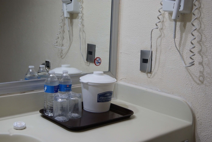 Imagen de la habitación del Hotel Santa Irene. Foto 11