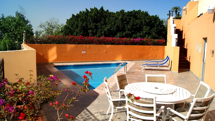 Imagen de la piscina del Hotel Santa Irene. Foto 16