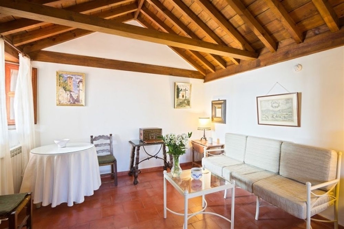 Imagen de los interiores del Hotel Santa Isabel La Real. Foto 7