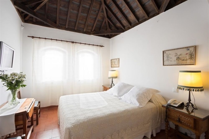 Imagen de la habitación del Hotel Santa Isabel La Real. Foto 4