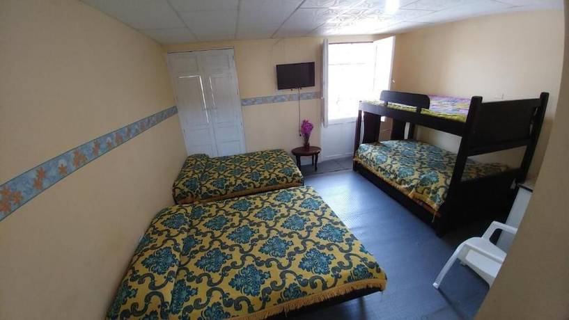 Imagen de la habitación del Hotel Santa Juana. Foto 8