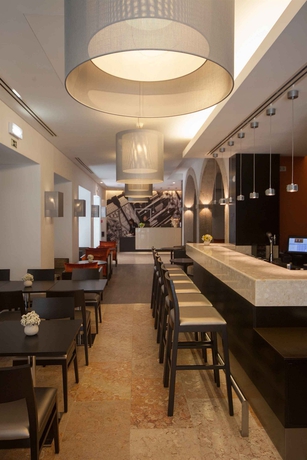 Imagen del bar/restaurante del Hotel Santa Justa Lisboa. Foto 3