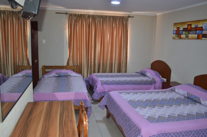 Imagen de la habitación del Hotel Santa Laura. Foto 7