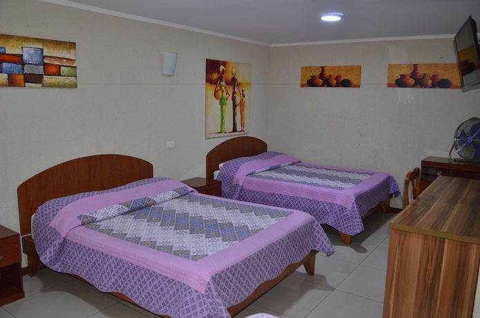 Imagen de la habitación del Hotel Santa Laura. Foto 9