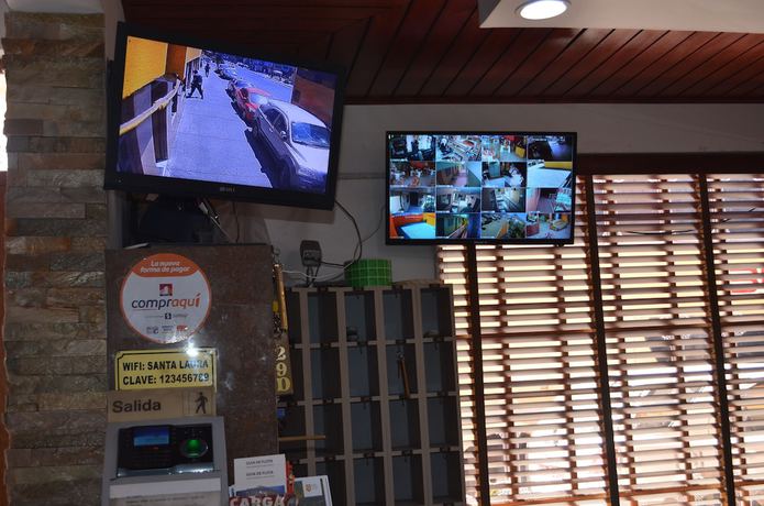 Imagen de los interiores del Hotel Santa Laura. Foto 18